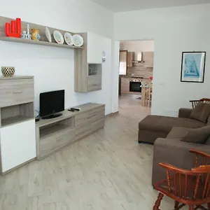 https://casa-donatella-a-isola.sicilyhotelsitaly.net